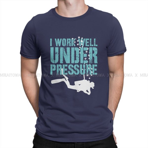 Scuba diving T-Shirt for Men | I Work Well Under Pressure Online-Verkauf – Bild 4
